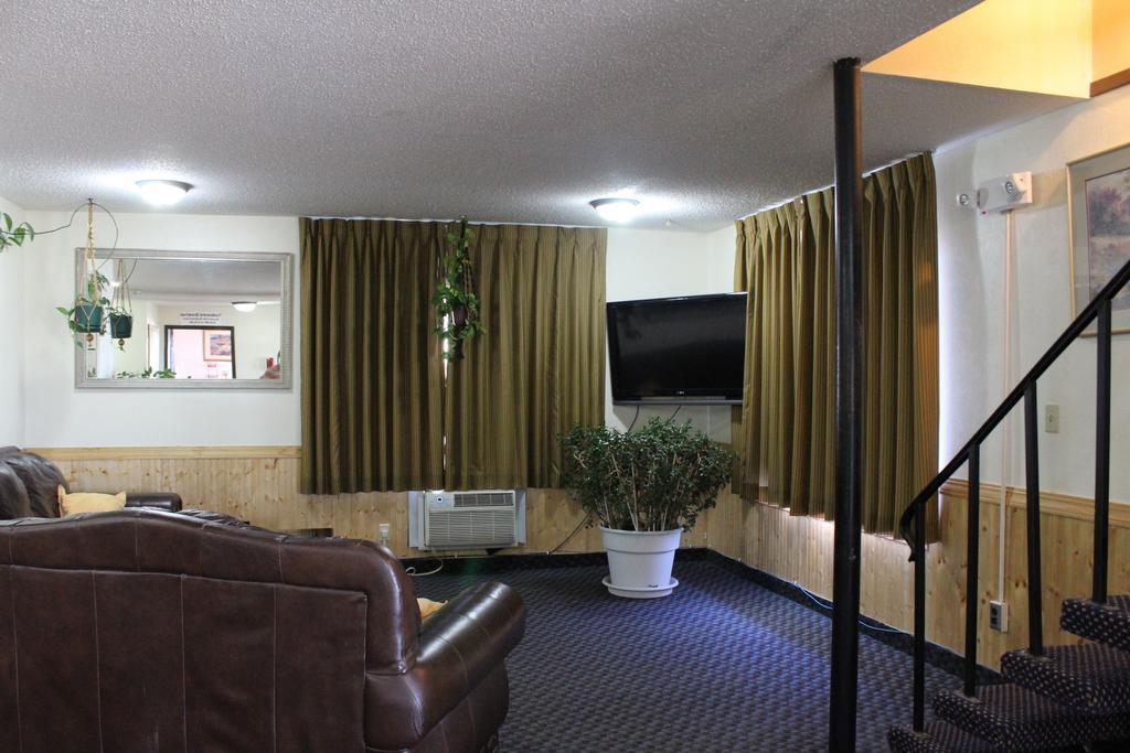 East Grand Inn East Grand Forks Exterior photo