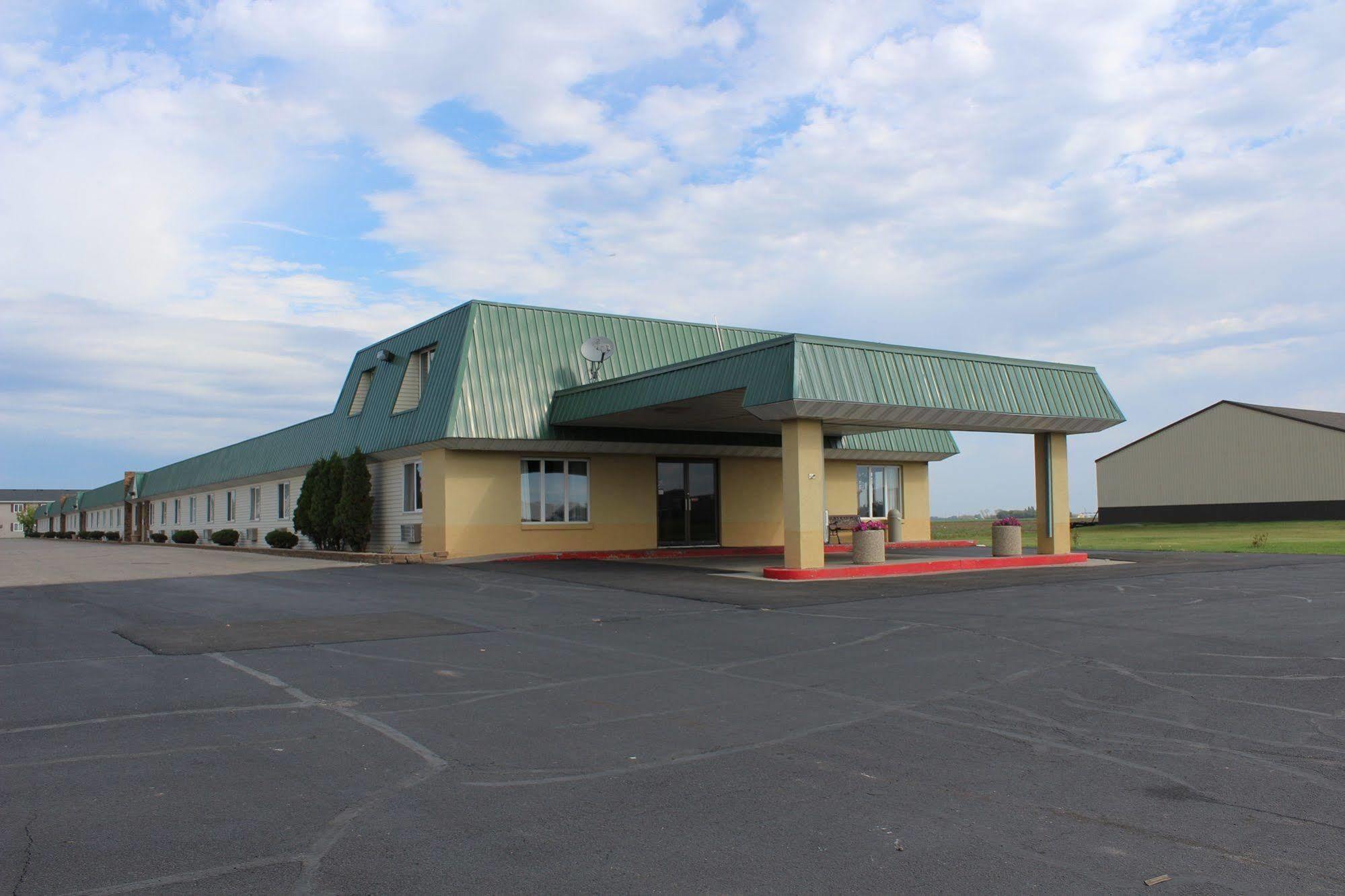East Grand Inn East Grand Forks Exterior photo